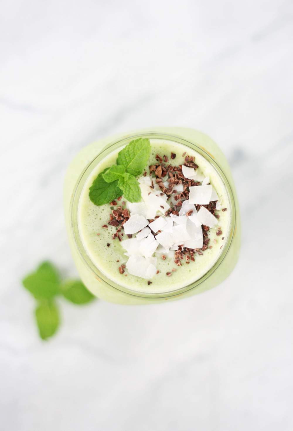 Mint cacao chip smoothie | Vegukate